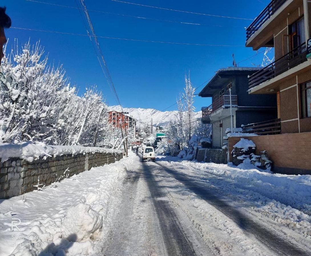 Hotel Shami Inn Manali Stz-1001 Manāli Esterno foto